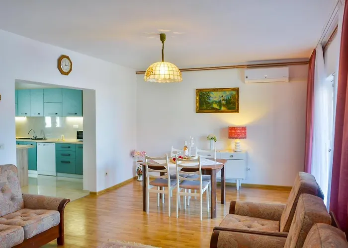 Holiday Home Larma