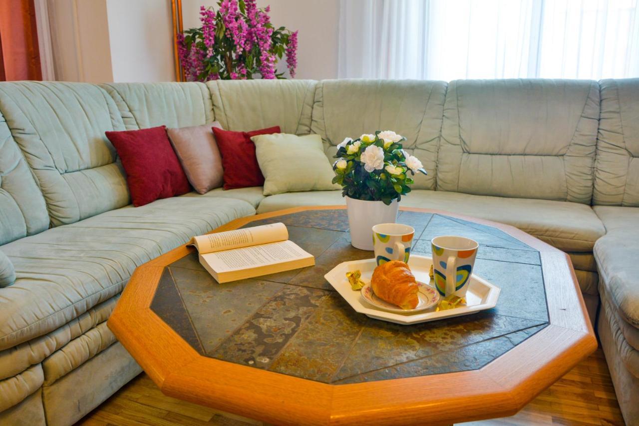 Apartment Larma *
